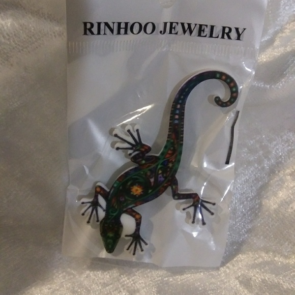 Fashion Jewelry/Accessory- Lizard Pin/Brooch - Picture 3 of 3